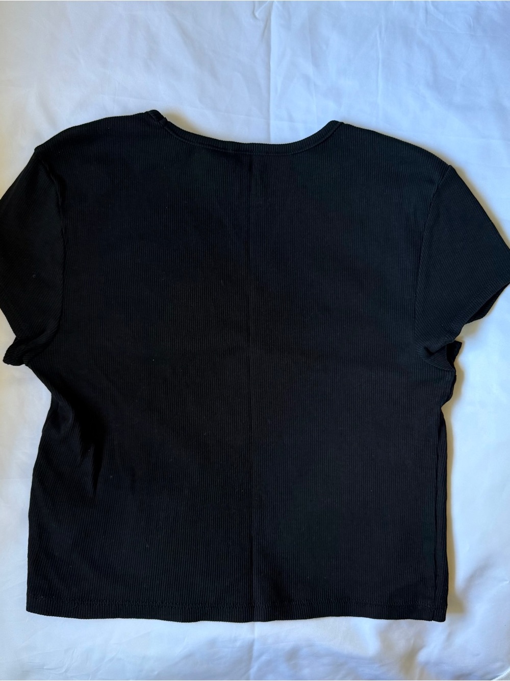 Divided Black Ribbed Crop Tee - Picture 3 of 3